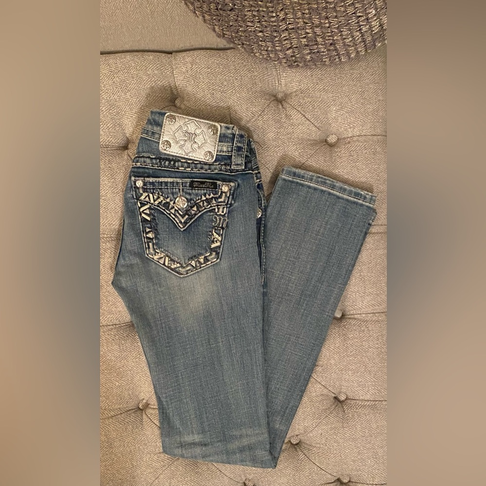 SOLD.. NOT AVAILABLE. LADIES STRAIGHT LEG MISS ME JEANS 👖